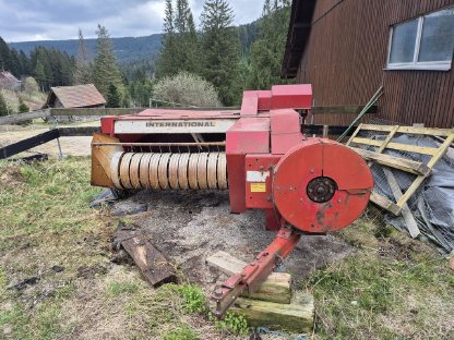 Heupresse IHC 422 zu verkaufen