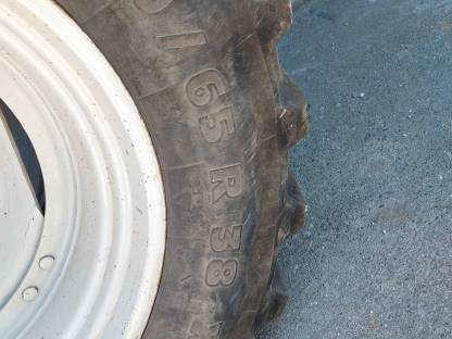 Bild 2:650/65 R38 Michelin XM 108