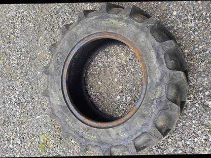Traktor Vorderreifen 300/70/R20 9.5-20 Agrimax RT 765