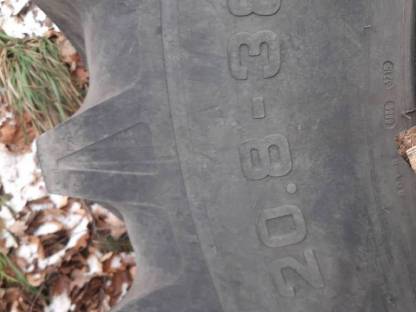 Bild 2:Traktorreifen