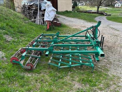 Bild 4:Ackeregge, hydraulisch klappbar