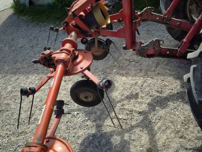 Bild 2:Kuhn Kreisel GF440