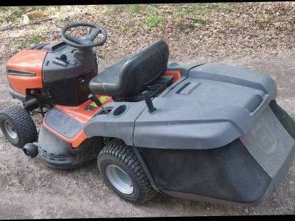 Bild 8:Husqvarna TC38 Rasenmähertraktor
