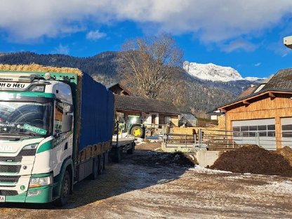 Stroh-Heu-Grumet- Silageballen-Maissilageballen
