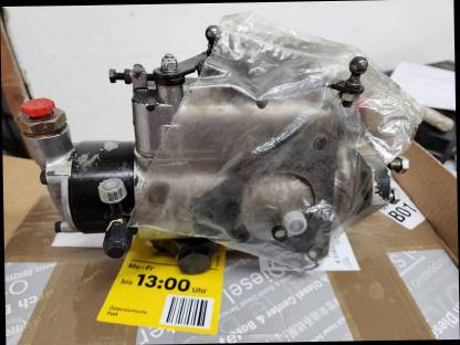 Bild 5:Einspritzpumpe und Düsen Perkins AD3.152