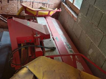 Pöttinger Cat 260 alpin Frontmähwerk