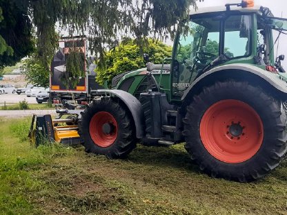 Bild 2:Mulcharbeiten