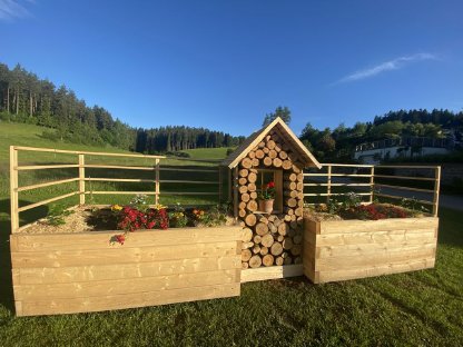 Bild 2:Hochbeet