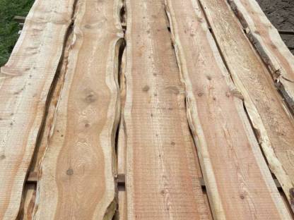 Bild 2:Lärchenbretter, Latten und Stempel