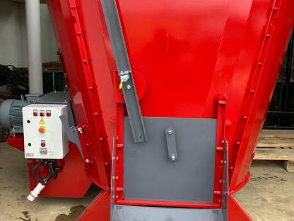 Bild 2:Sagro 4 m³ Futtermischer