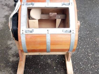 Bild 3:Butterrührkübel