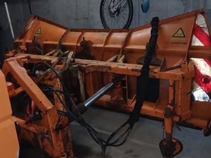 Bild 2:Kahlbacher Schneepflug LS 250, Bj. 2006