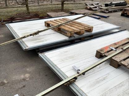 Bild 2:Schiebetore aus Paneelen