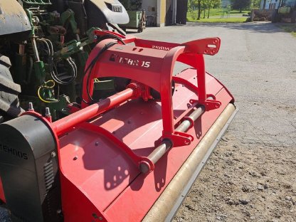 Bild 4:Häcksler Tehnos 280RLW