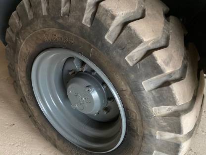 Radlader Reifen 17,5 R25