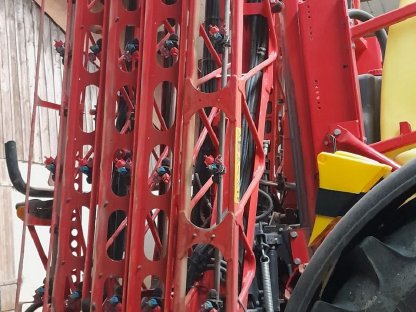 Bild 8:Kverneland Ikarus S38