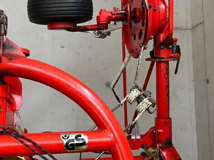 Bild 5:Pöttinger Kreiselheuer Hit 47 N