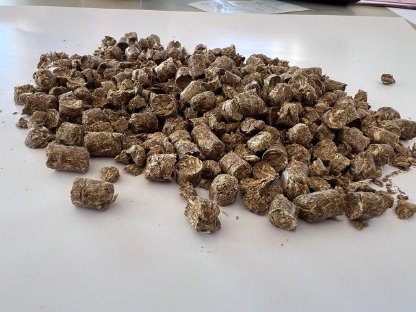 Bild 3:Pellets als Einstreu oder Futter