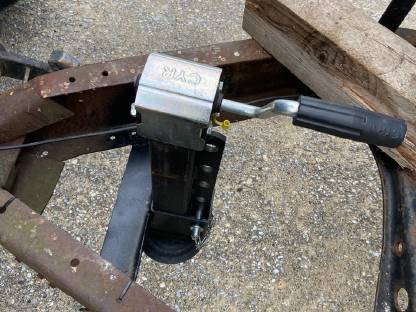 Bild 7:Anhänger Plateau inkl. Verladehilfe