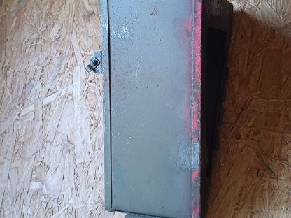 Bild 2:Werkzeugfach Steyr T80, T84