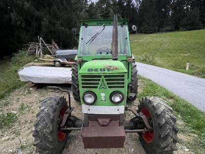 Bild 2:Allrad Deutz 5206 Mähwerk Kreisler Schwader Ladewagen