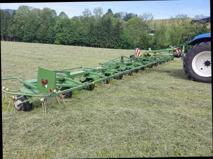 Bild 9:Krone KW 15.02/14T Kreiselheuer Wender Kreisler