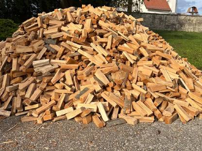 Brennholz Hartholz Buche trocken mit Zustellung
