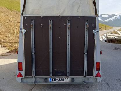 Bild 3:Humbaur Pferdeanhänger HP2000