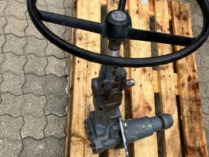 Bild 2:Steyr Servolenkung