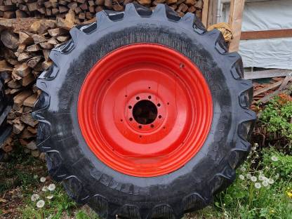 Bild 2:Fendt Reifen 520/70 R38 mit Felge