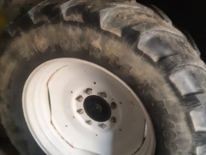 2 Traktorreifen Michelin 540 65x34 zu je 120 Euro