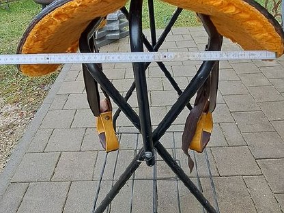 Bild 9:Dunkelbrauner Westernsattel