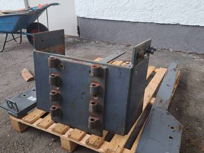 Bild 2:Fronthydraulikkonsole Big Lift/Fendt