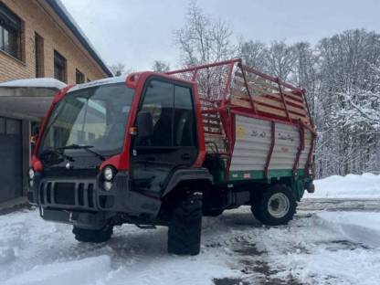 Lindner Unitrac 82ep mit 26 m³ Lüönd Swiss Profi Ladewagen