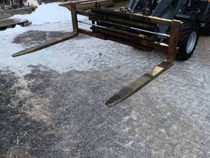 Bild 2:Palettengabel hydraulisch