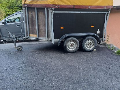 Pferdeanhänger