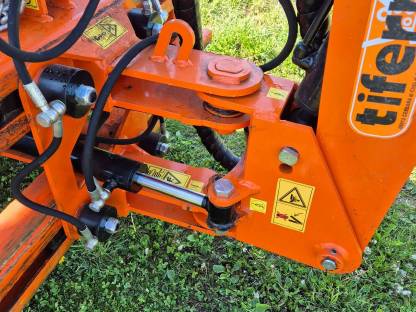 Bild 8:Heckbagger Tifermec 22 Tx