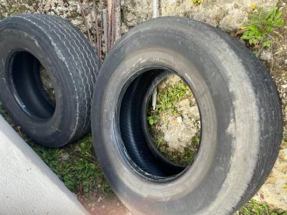 Bild 2:LKW-Reifen 385/65R22.5