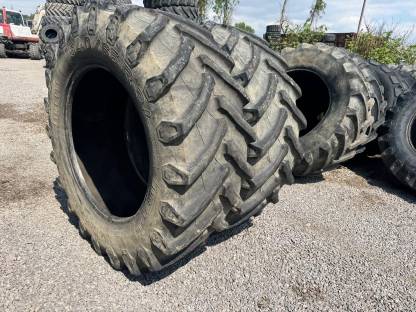 Bild 3:Traktorreifen 540/65R34 Pirelli TM 800