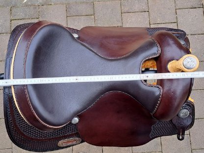Bild 7:Dunkelbrauner Westernsattel