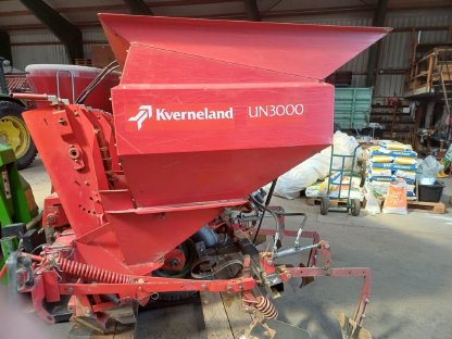 Bild 2:Kartoffellegemaschine Kverneland UN 3000