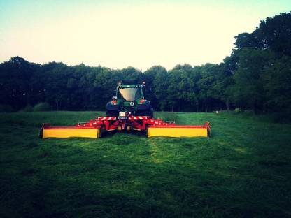 Bild 2:Ballenpressen inkl. einwickeln + packen, Grasmähen