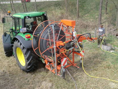 Bild 2:Drainagerohre spülen