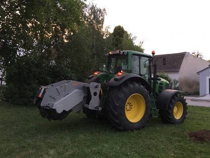 Bild 3:Baumstumpffräsen / Streifenfräsen