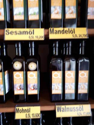 Bild 3:Kaltgepresste Öle