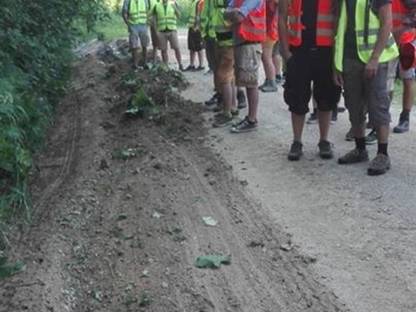 Bild 3:RENT A GRADER: Anhänger Grader von THOMAS HOLZER