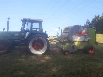 Bild 3:Biete Rundballenpressen und Wickeln an!