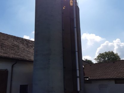 Bild 3:2 Stk. Polyform Kunststoffsilos