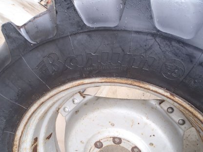 Bild 2:Traktorreifen - Verstellfelgen 38