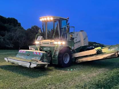 Bild 5:Mähen /Mulchen